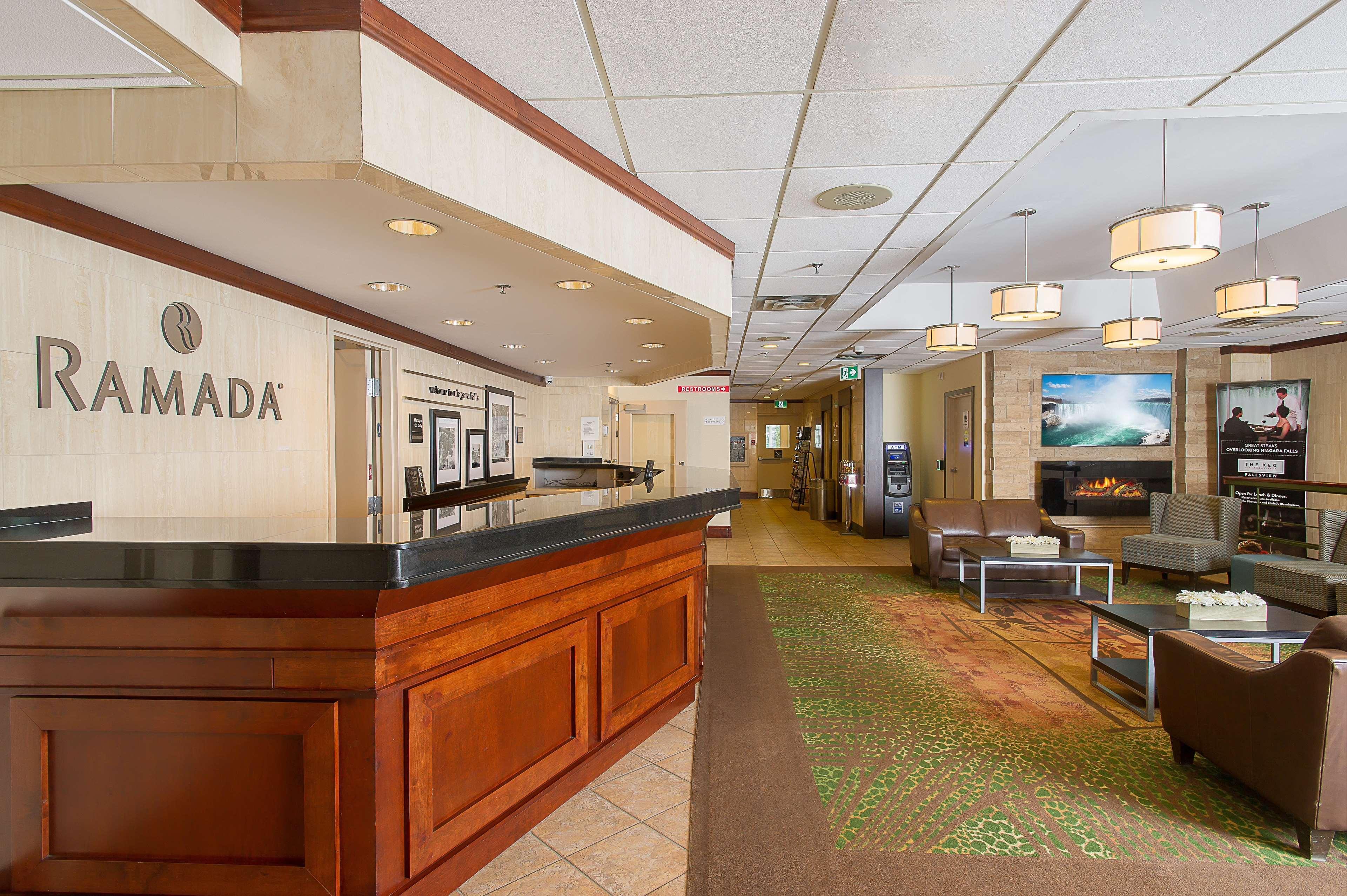 Ramada By Wyndham Niagara Falls By The River Exteriör bild